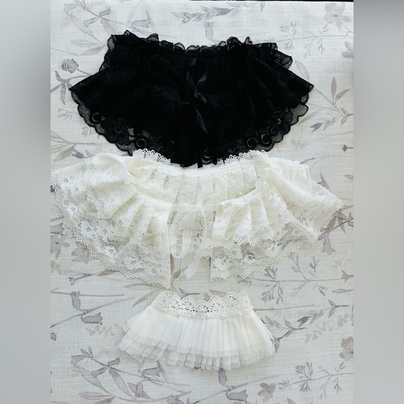 Accessories - Brand new 2 sets of Victorian Lace Collars Vampires Halloween